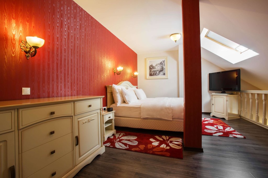 DoubleTree by Hilton Hotel Sighisoara - Cavaler - 756