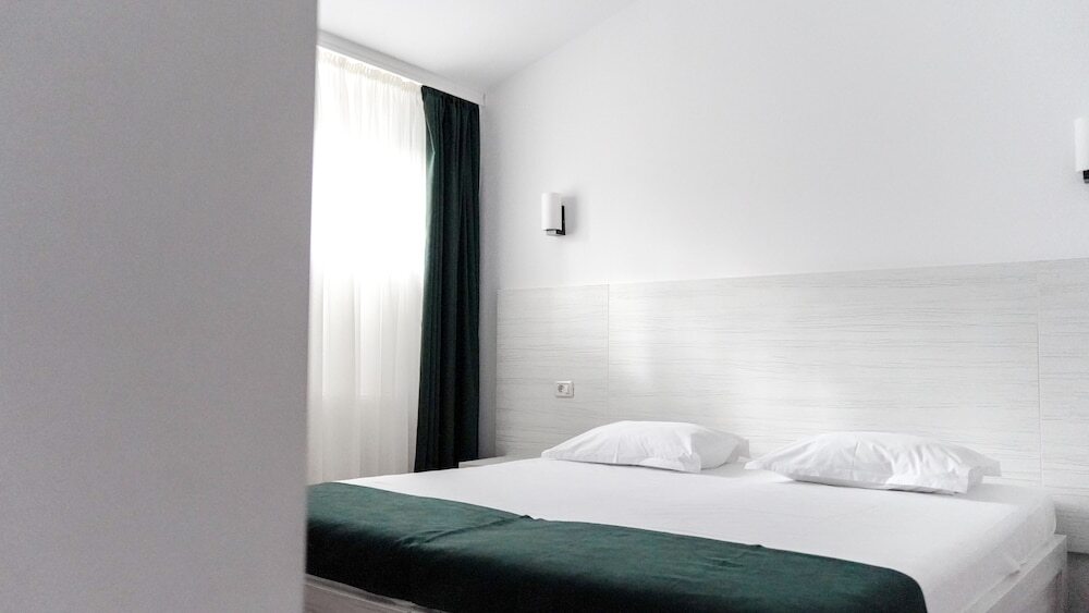 Hotel Cirus - 848