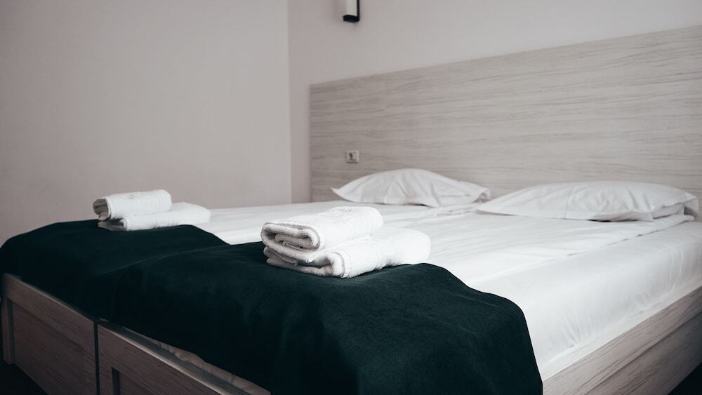 Hotel Cirus - 848