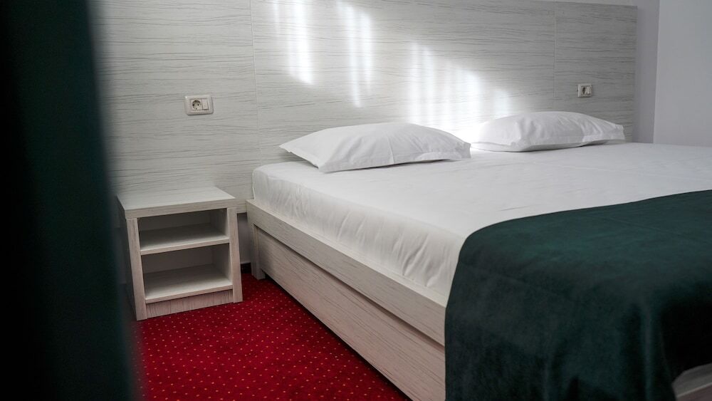 Hotel Cirus - 910