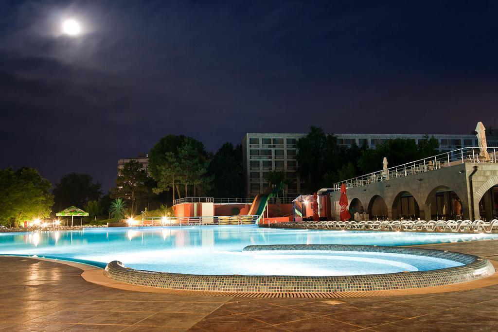 Hotel Cleopatra - 744