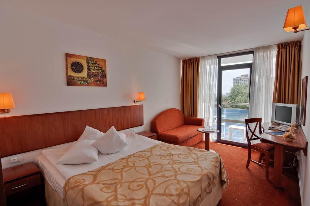 Hotel Cleopatra - 334