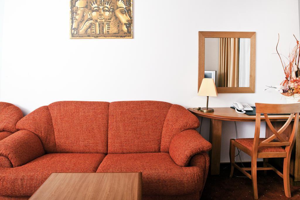 Hotel Cleopatra - 387