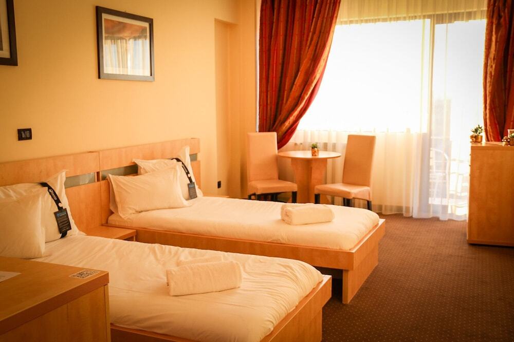 Hotel Clipa - 490