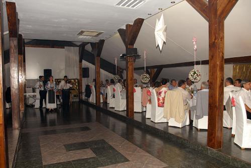 Club G - 273