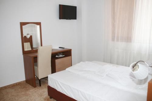 Hotel Condor - 703