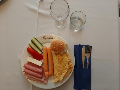 Hotel Condor - 587