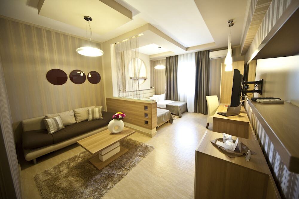Hotel Confort - 86