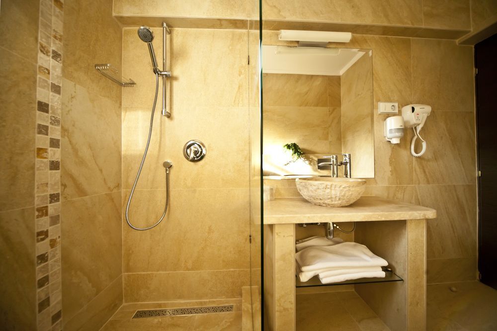 Hotel Confort - 236