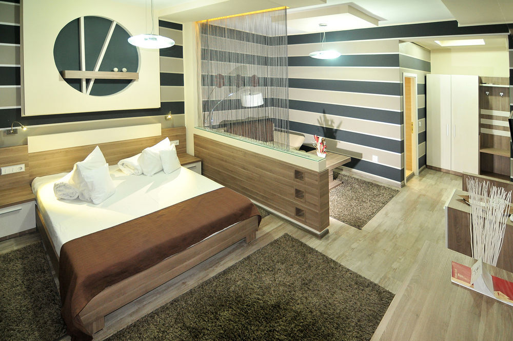 Hotel Confort - 755