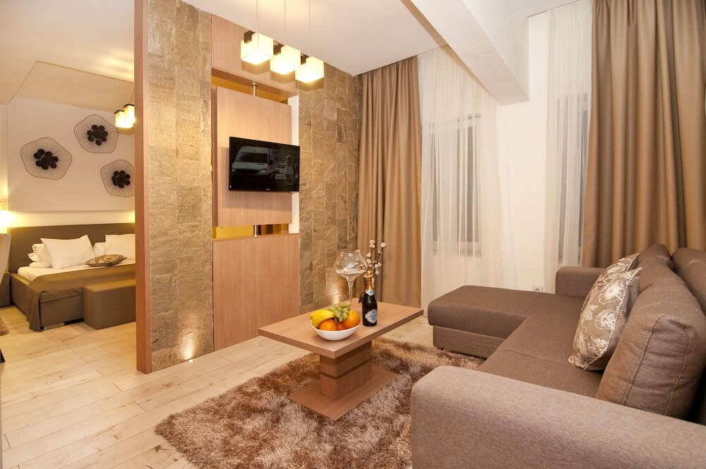 Hotel Confort - 798