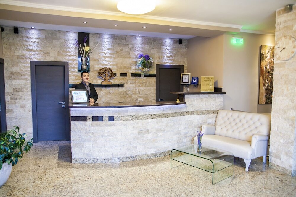 Hotel Confort - 975
