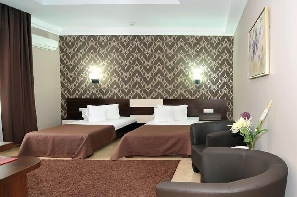 Hotel Confort - 875