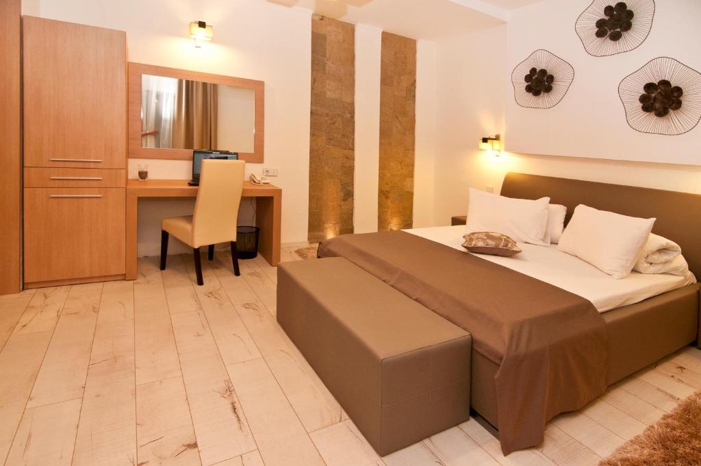 Hotel Confort - 745