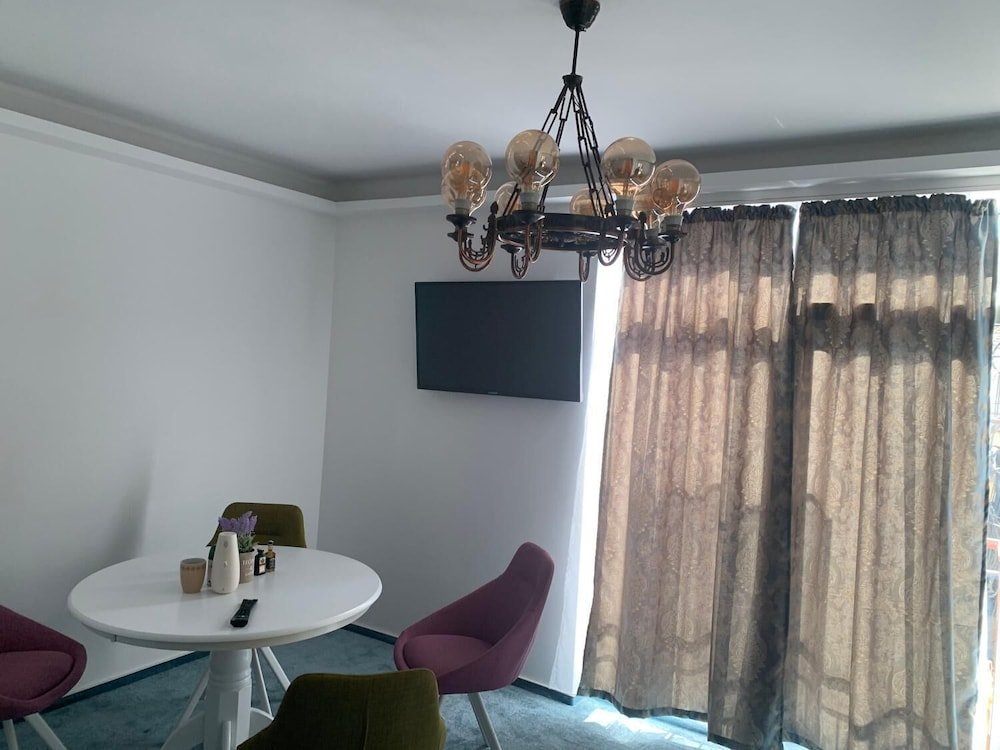 Hotel Cristian - 245