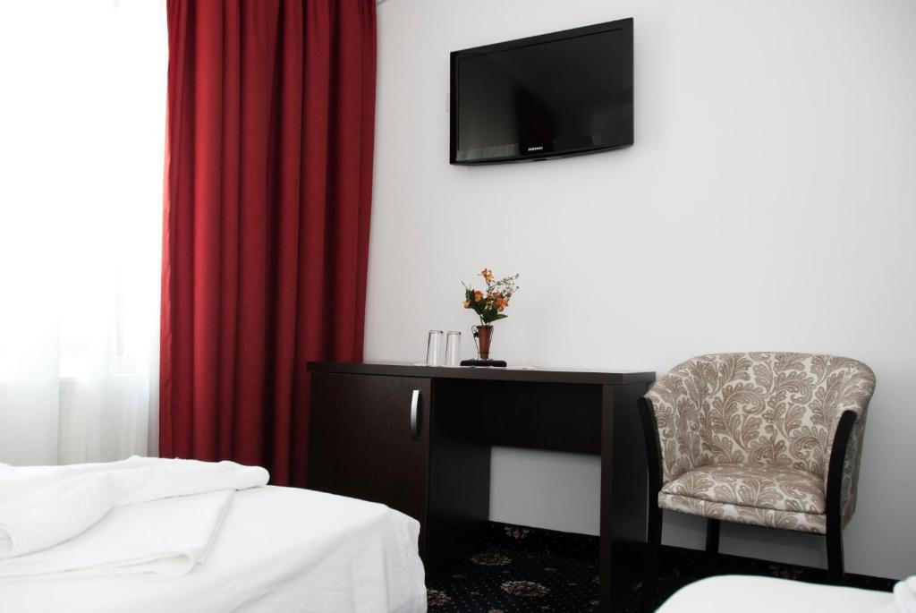 Hotel Cristian - 198