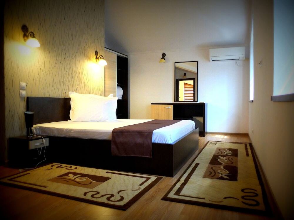 Delta Est Hotel - 245