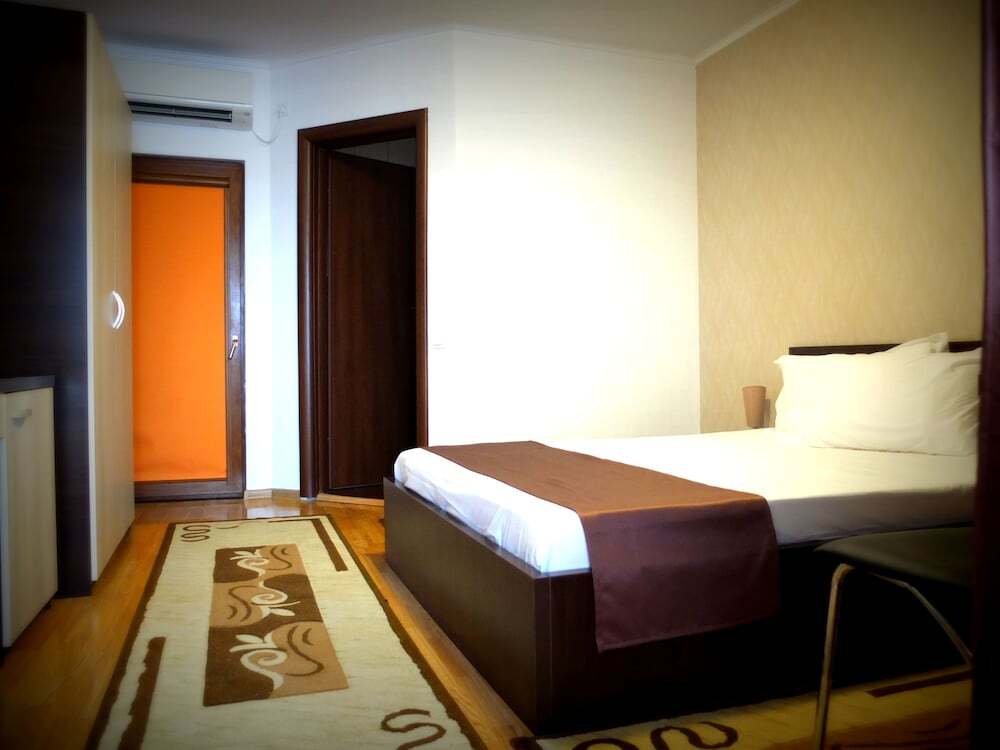 Delta Est Hotel - 869
