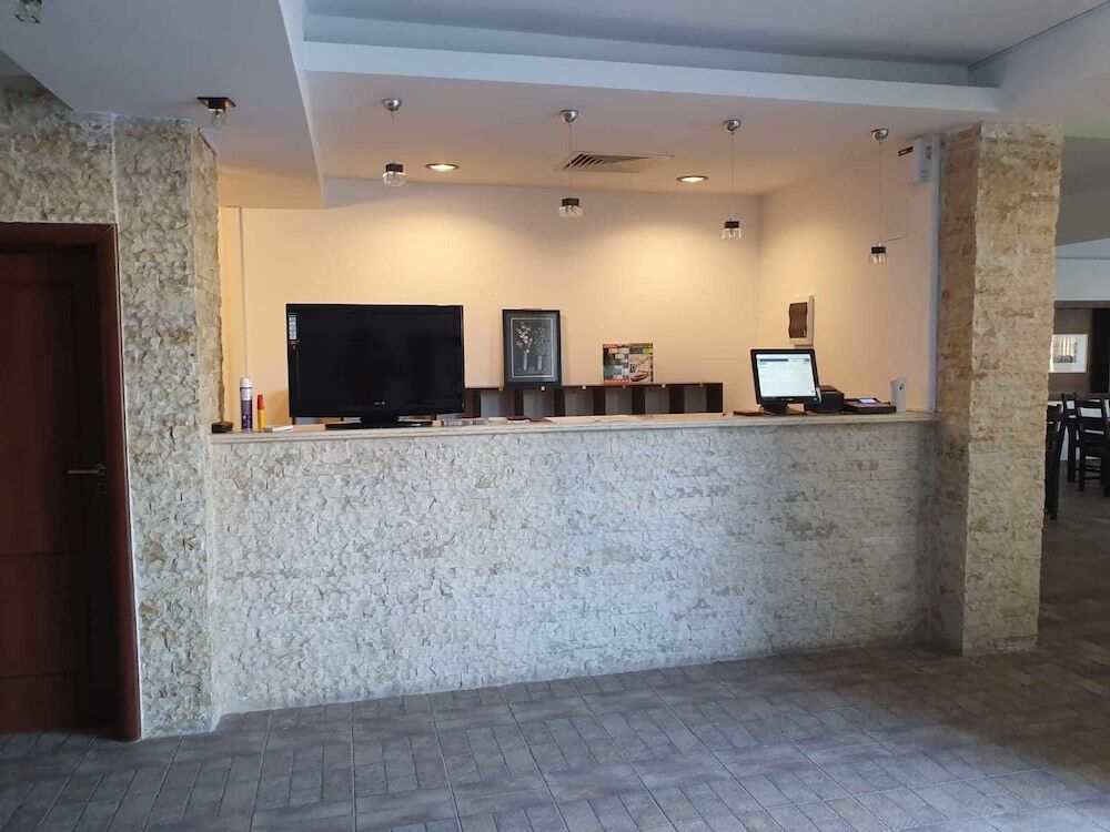 Delta Est Hotel - 700