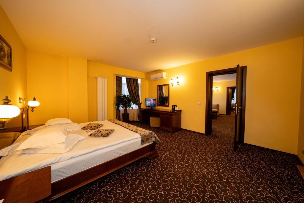 Hotel Dorna - 398