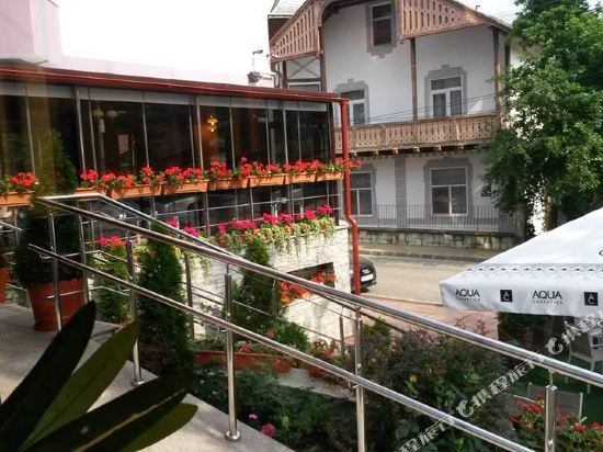 Hotel Dorna - 555
