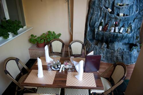 Hotel Dynes - 306