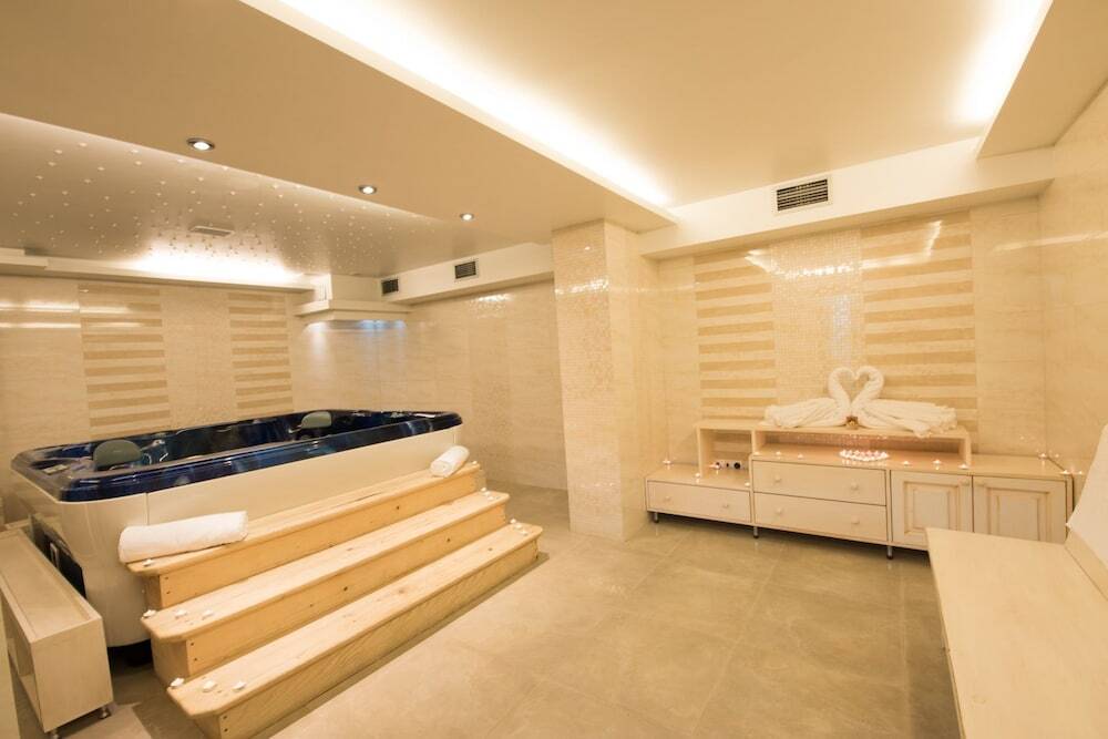 Hotel Edelweiss - 820