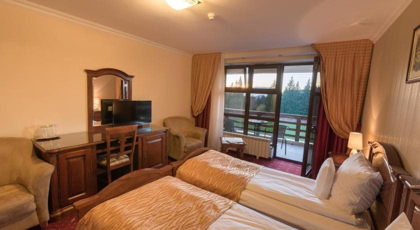Hotel Edelweiss - 710