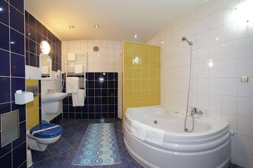 Hotel Eden - 563