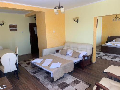 Hotel Eden - 692