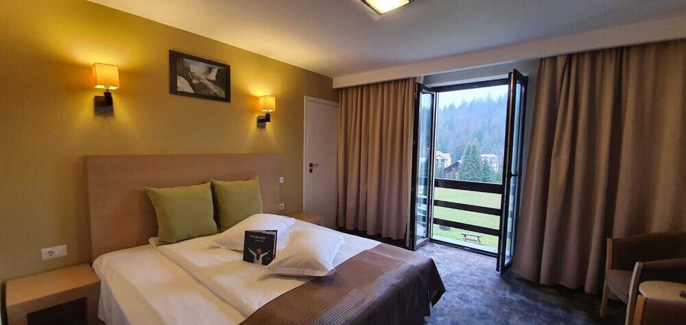 Hotel Escalade - 420