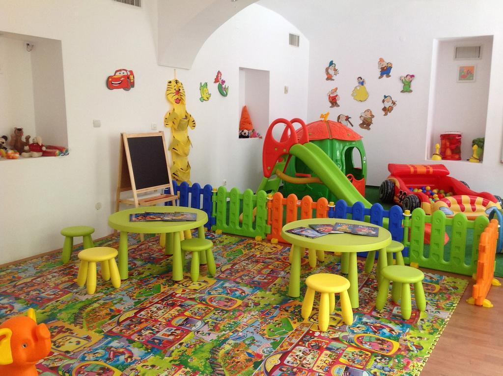 Hotel Ferdinand Baile Herculane - 410