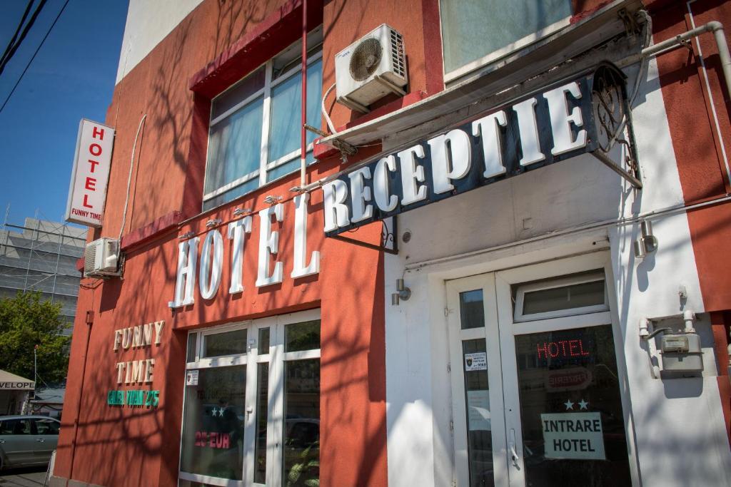 Hotel Funnytime - 885