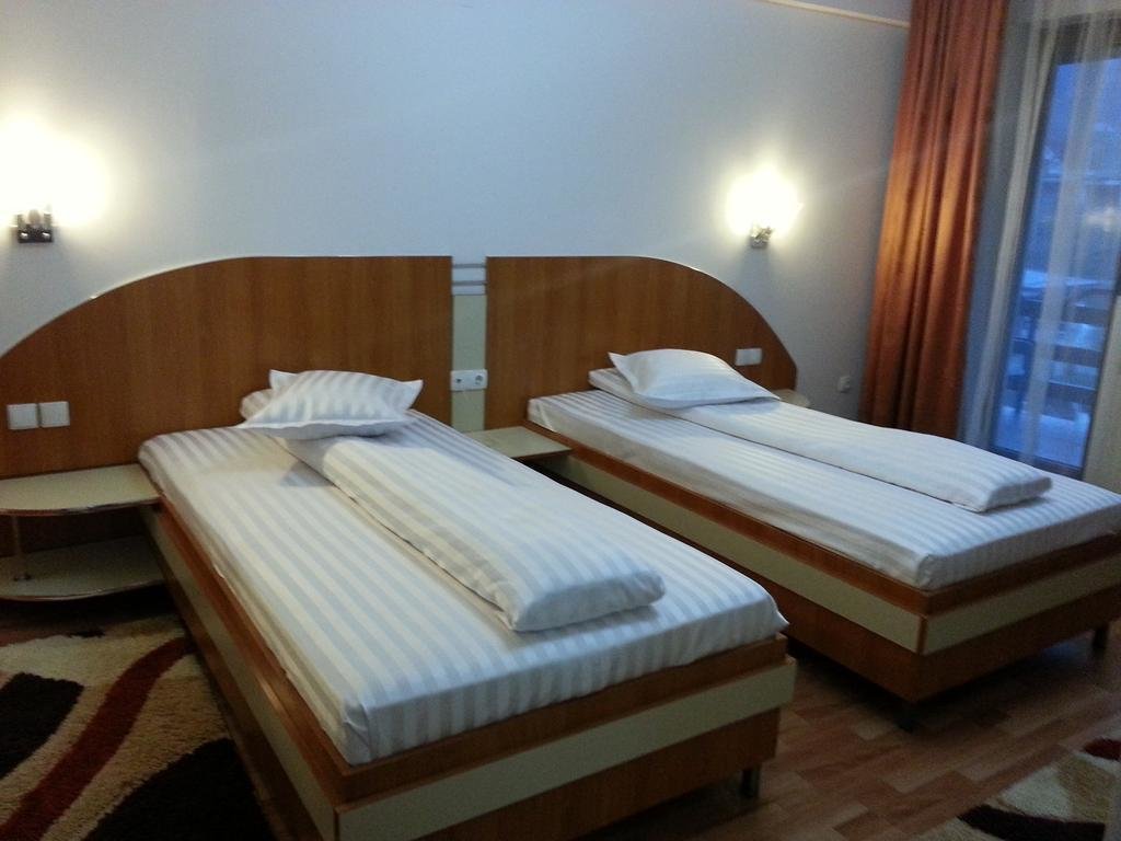 Hotel Gabriela - 802