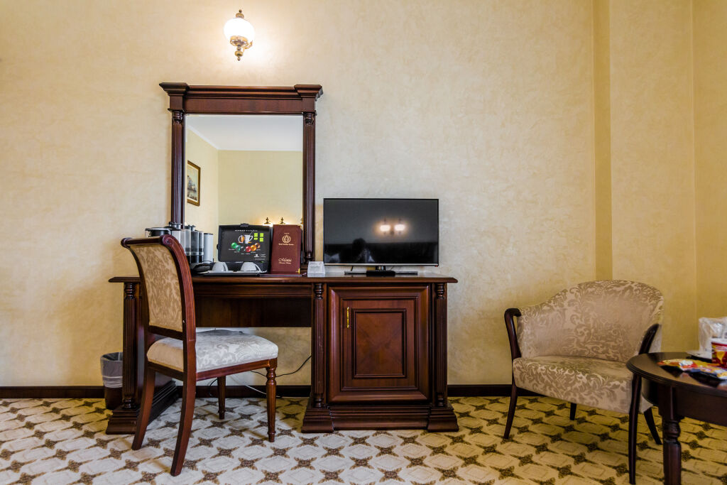 Hotel Golden House - 904