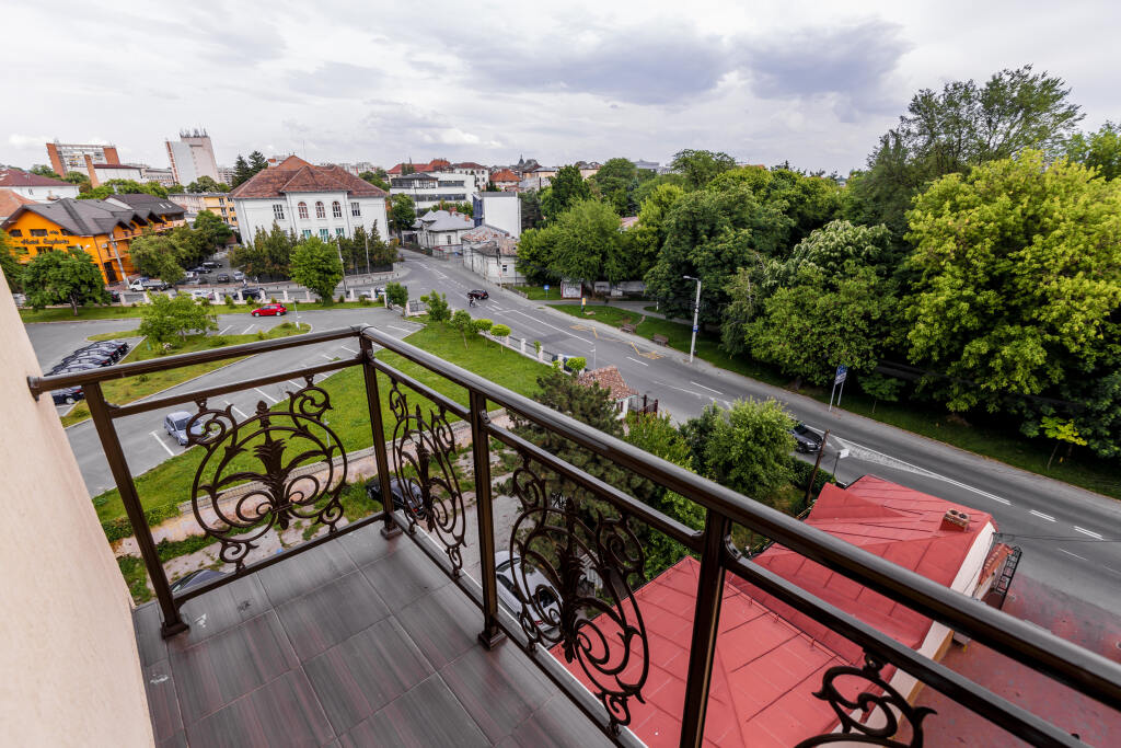 Hotel Golden House - 215