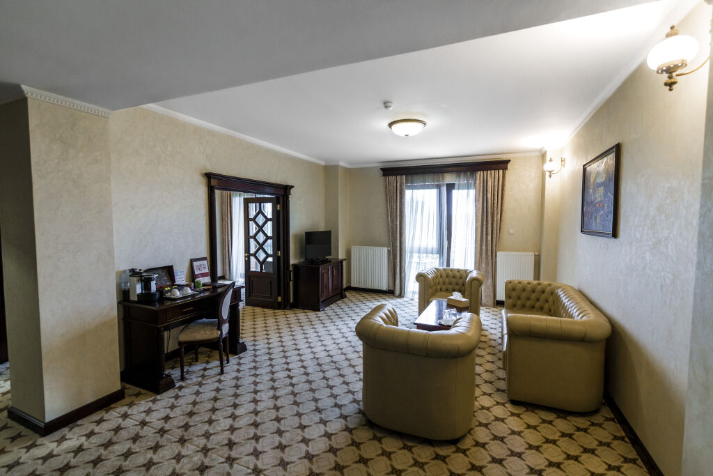 Hotel Golden House - 17