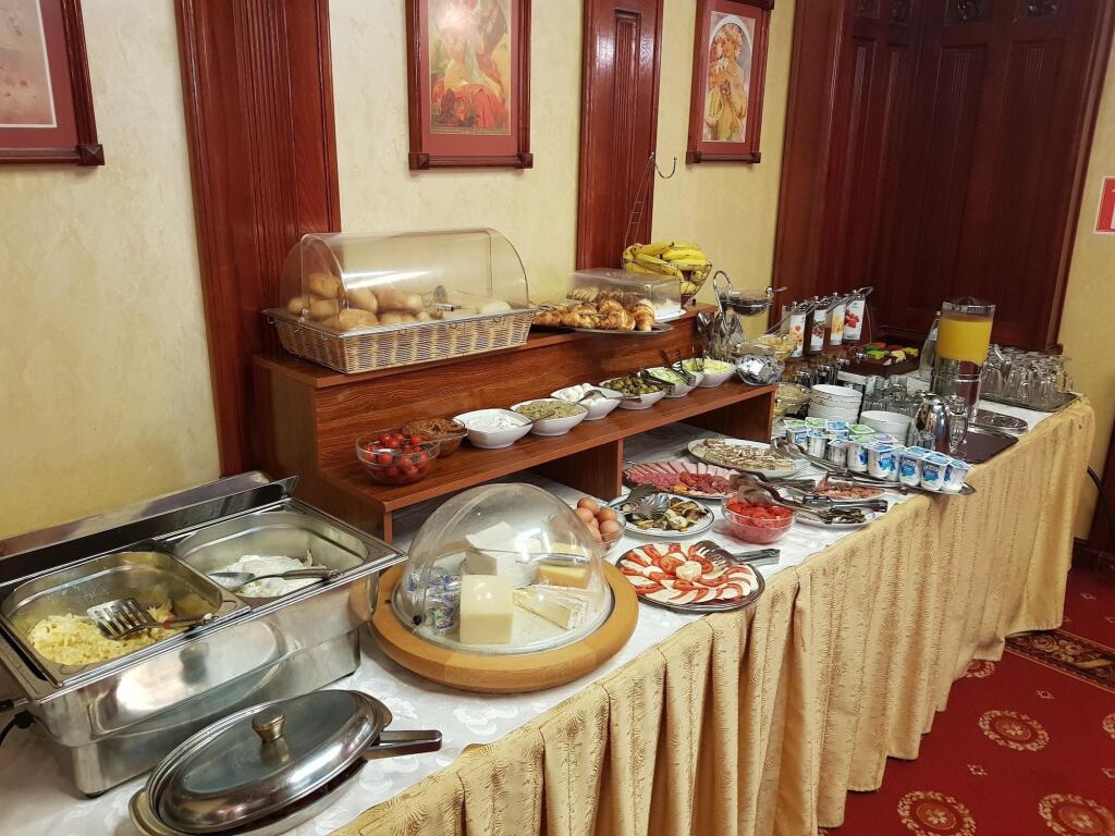 Hotel Golden House - 711