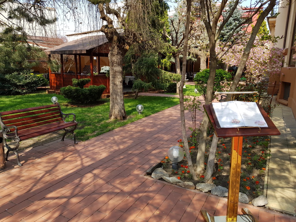 Hotel Golden House - 920
