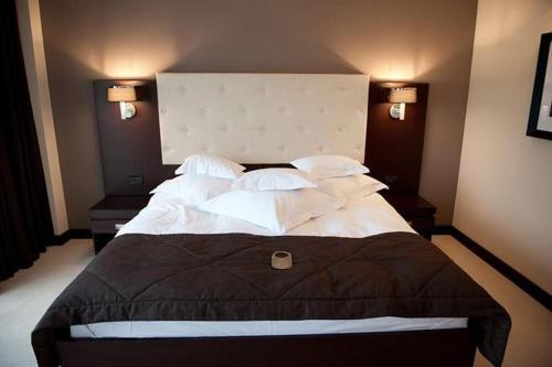 Helen Hotel - 922