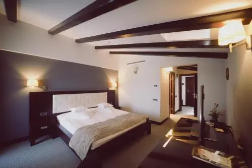 Helen Hotel - 624