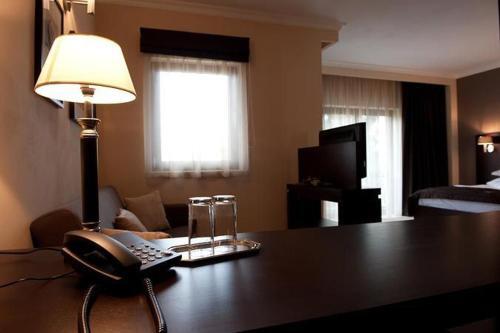 Helen Hotel - 827
