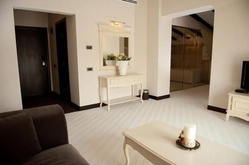 Helen Hotel - 629