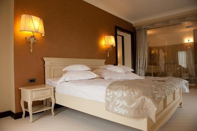 Helen Hotel - 478