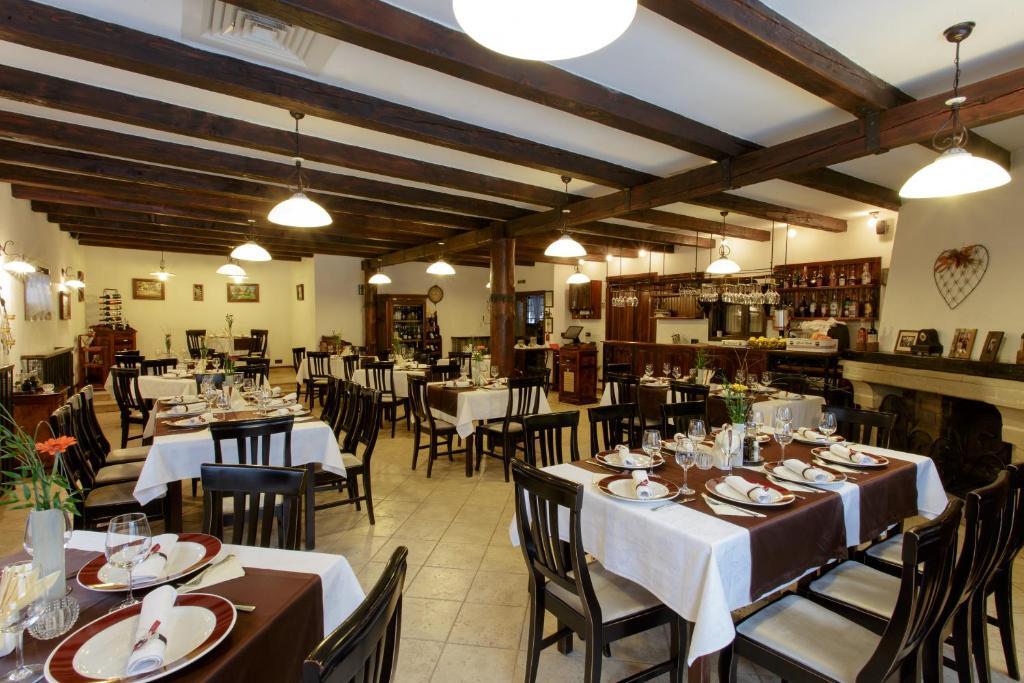 Helen Hotel - 850