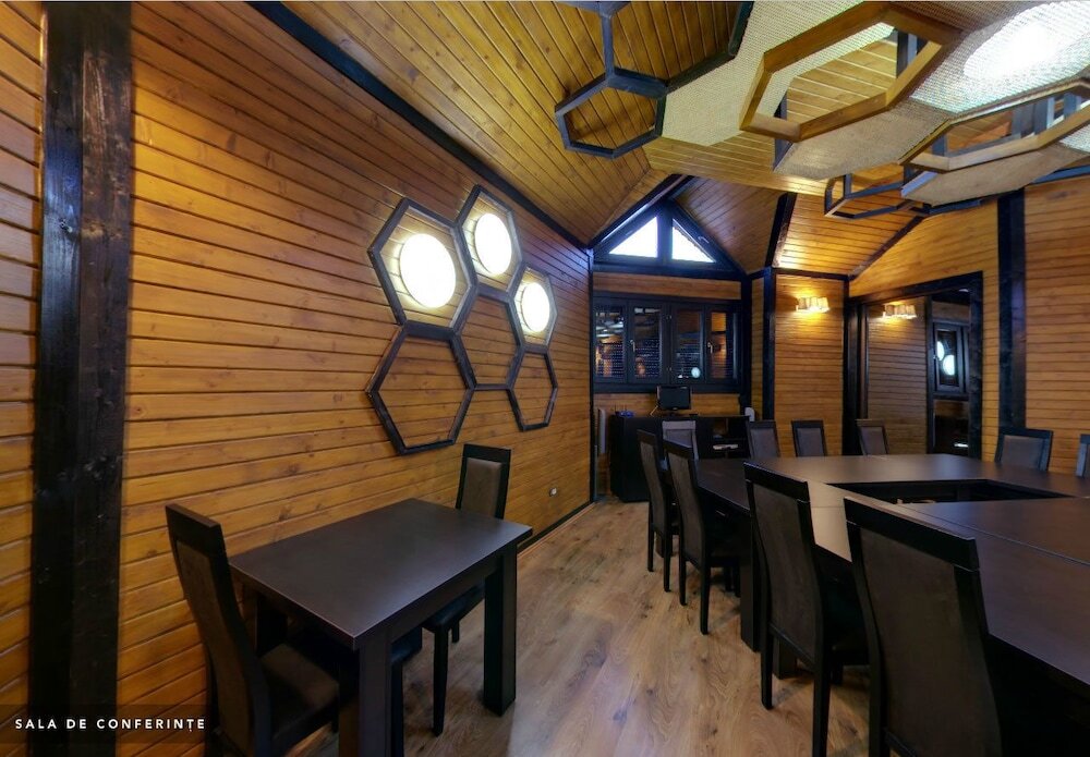 Hillden Lodge & Restaurant - 944