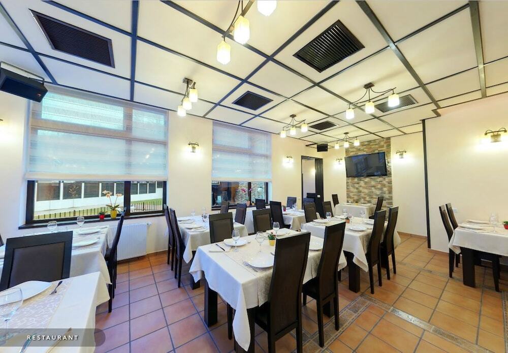 Hillden Lodge & Restaurant - 343
