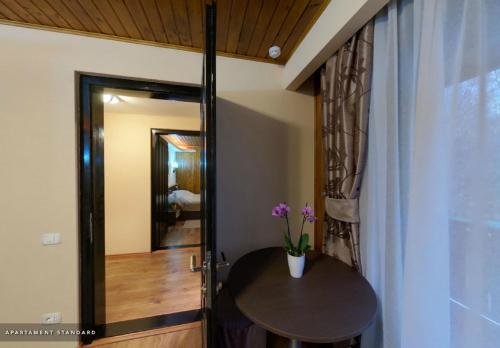 Hillden Lodge & Restaurant - 733