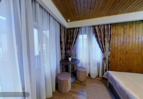 Hillden Lodge & Restaurant - 710