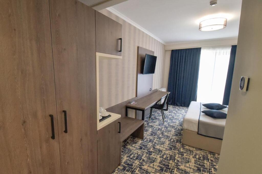 Hotel Imperio Cernavoda - 940